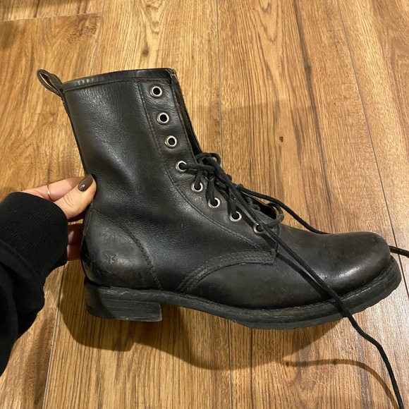 Frye Veronica Boots size 6.5 - Picture 3 of 3